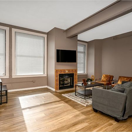 2 Bath Prkg+Gym+Sauna Perk Plaza +30 Day Cleveland Exteriör bild