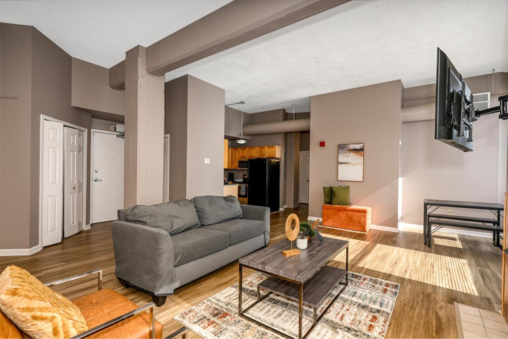 2 Bath Prkg+Gym+Sauna Perk Plaza +30 Day Cleveland Exteriör bild