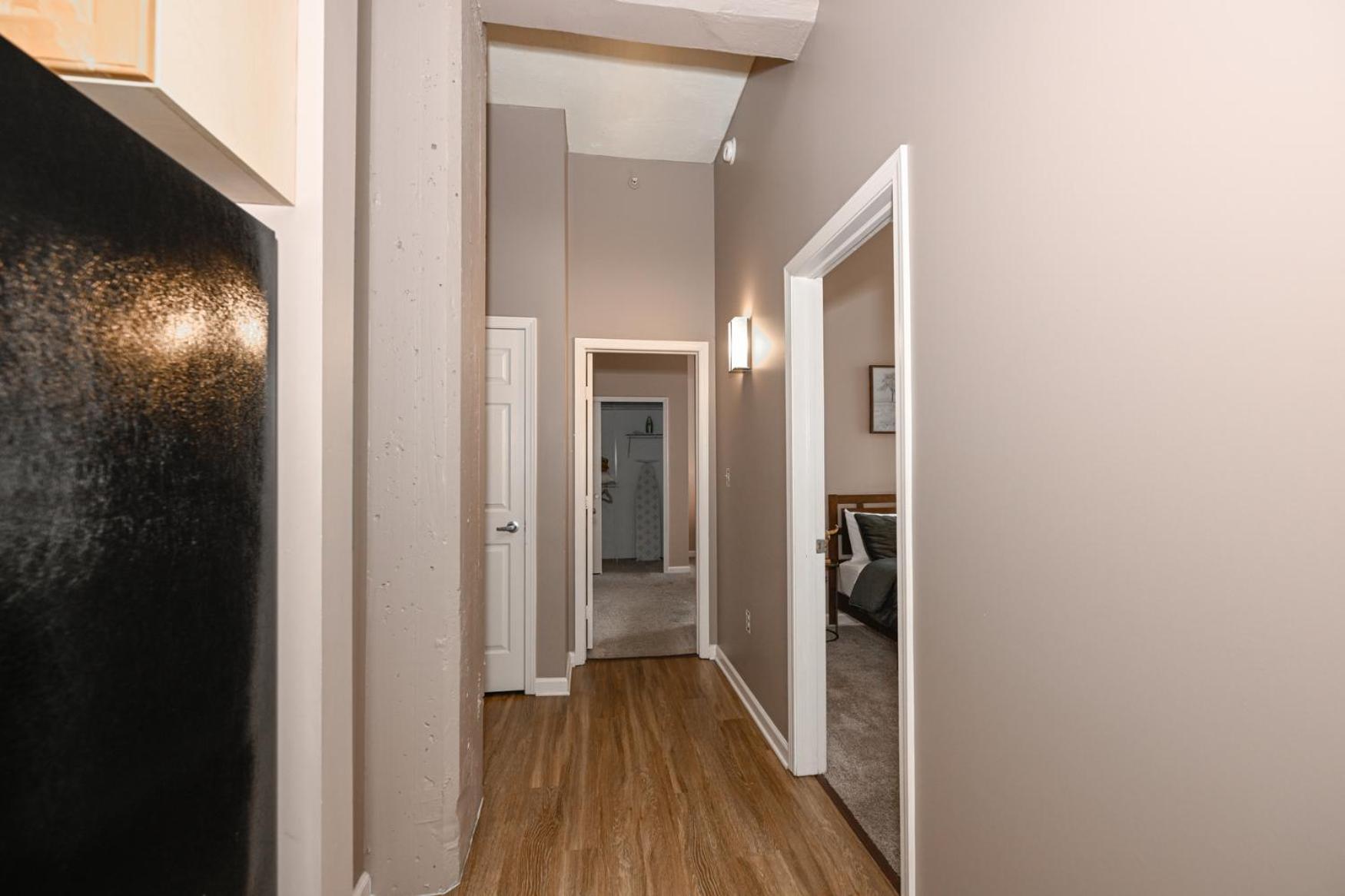 2 Bath Prkg+Gym+Sauna Perk Plaza +30 Day Cleveland Exteriör bild
