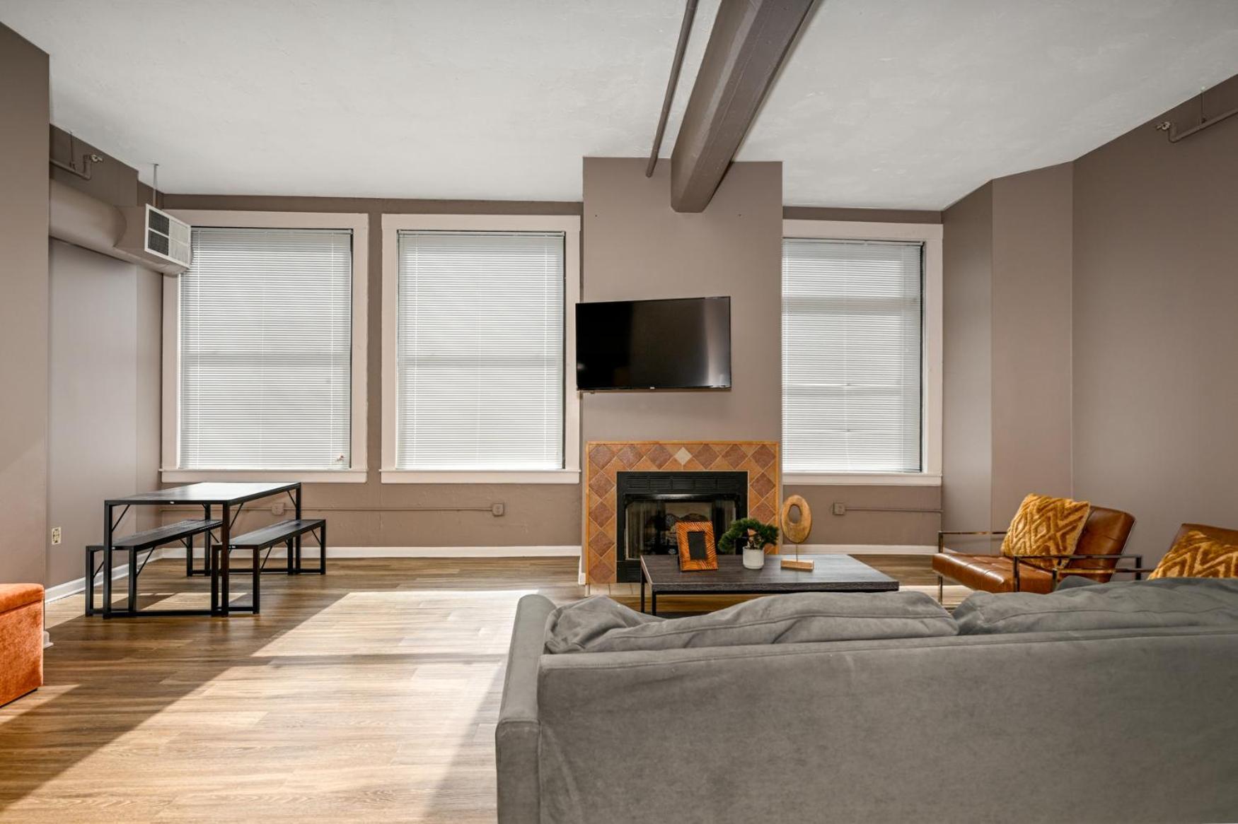 2 Bath Prkg+Gym+Sauna Perk Plaza +30 Day Cleveland Exteriör bild
